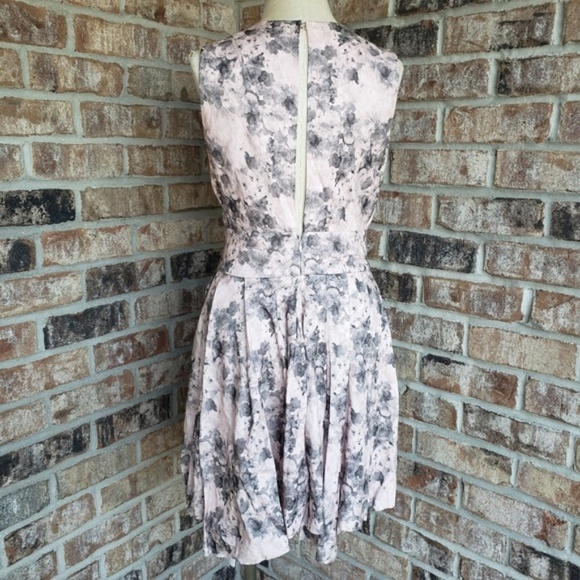 Robert Rodriguez Fit n Flare Floral Pleated Dress - Picture 3 of 7